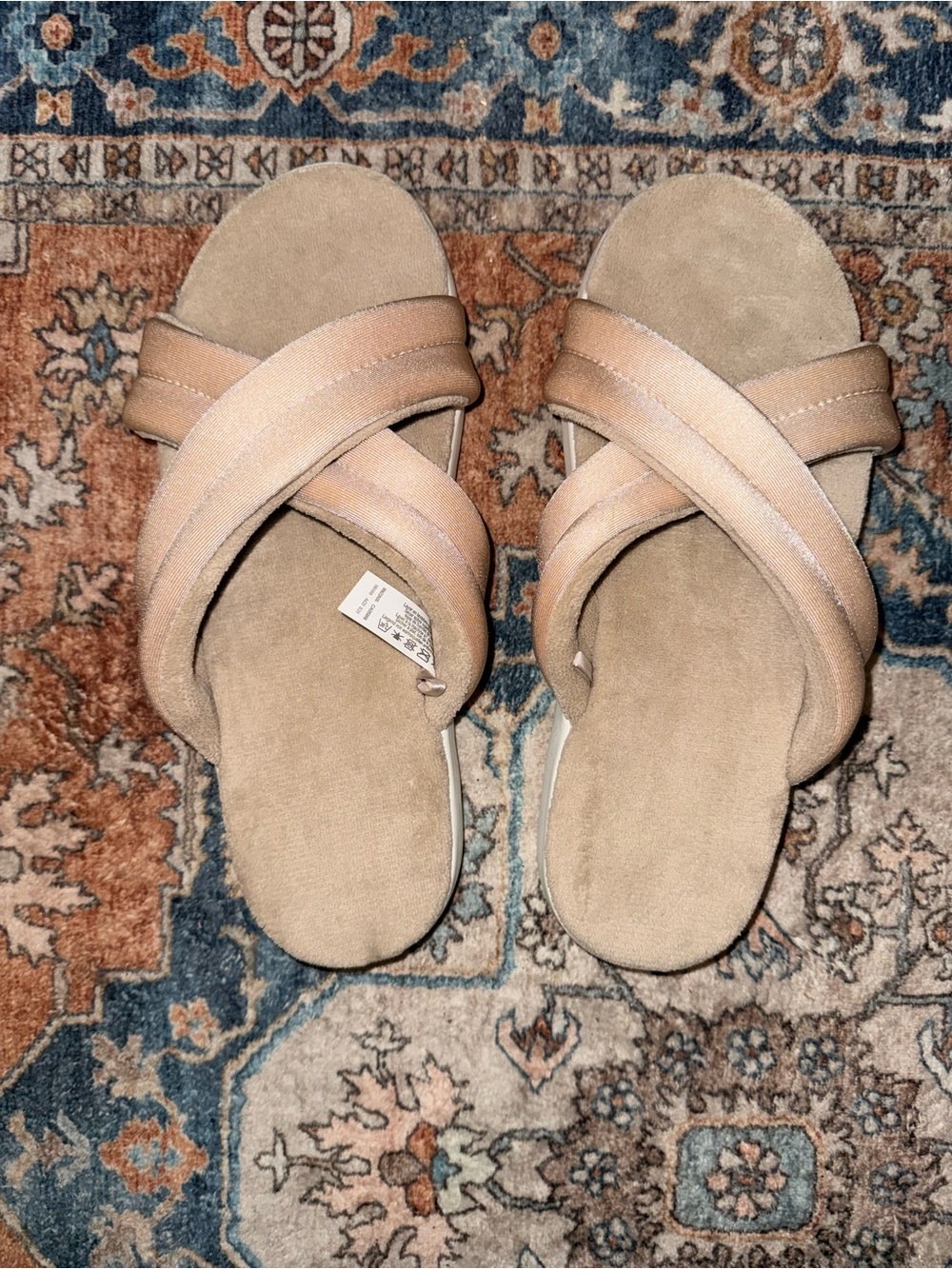 Isotoner Zenz women’s size 10, Evening Sands slide. NWOT